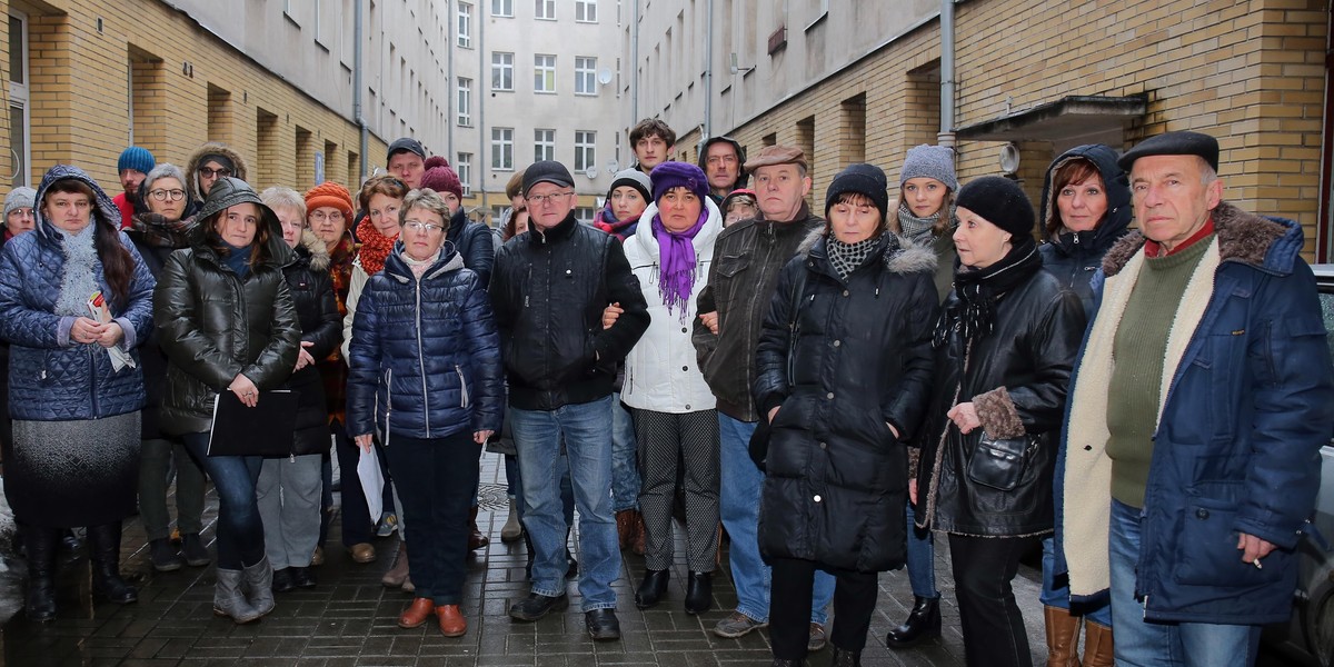 Protest lokatorów mieszkań komunalnych w Łodzi przeciwko podwyżce czynszów