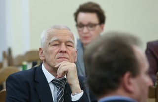 Kornel Morawiecki: 4 tys. to wsparcie, a nie zachęta, by rodzić nieszczęśliwe dzieci