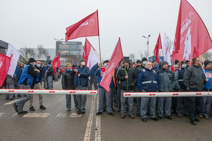 Strajk generalny w zakładach Solarisa. "Władze spółki odrzuciły pokojową ofertę"