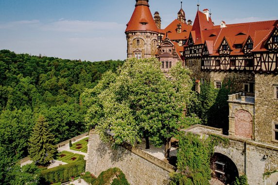 Zamek Książ na weekend. Tarasy pełne kwiatów i bajeczna architektura