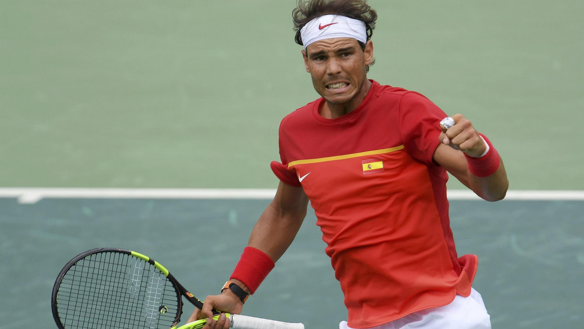 Rafael Nadal na drodze do drugiego złotego medalu na igrzyskach. W 3. rundzie turnieju olimpijskiego w Rio tenisista z Majorki ponownie wygrał w dwóch setach, tym razem z Gillesem Simonem 7:6 (7-5), 6:3, i awansował do ćwierćfinału.