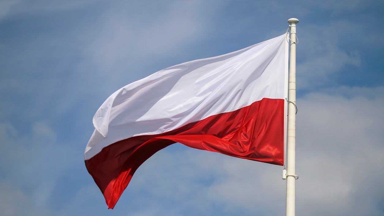 Štátna volebná komisia Poľska odmietla dvoch kandidátov pre neplatné podpisy, Poľsko