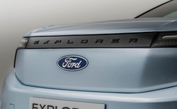 Ford rezygnuje z w pełni elektrycznego SUV-a. Teraz będzie miał nowy napęd