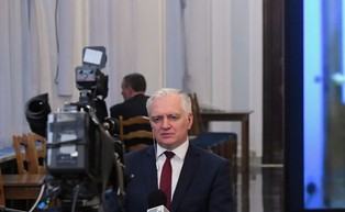 PiS popiera propozycję Gowina ws. zmian w konstytucji. Pozostałe kluby i Konfederacja - przeciwne