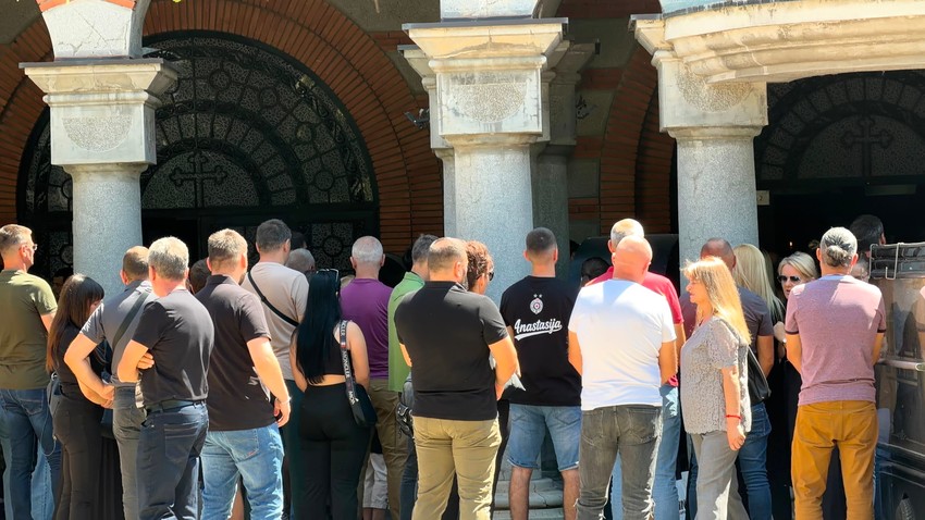 Sahrana ćerke Nevene Hot