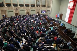 Sejm podjął uchwałę ws. agresji na Ukrainę. Wezwanie do nałożenia sankcji na Rosję