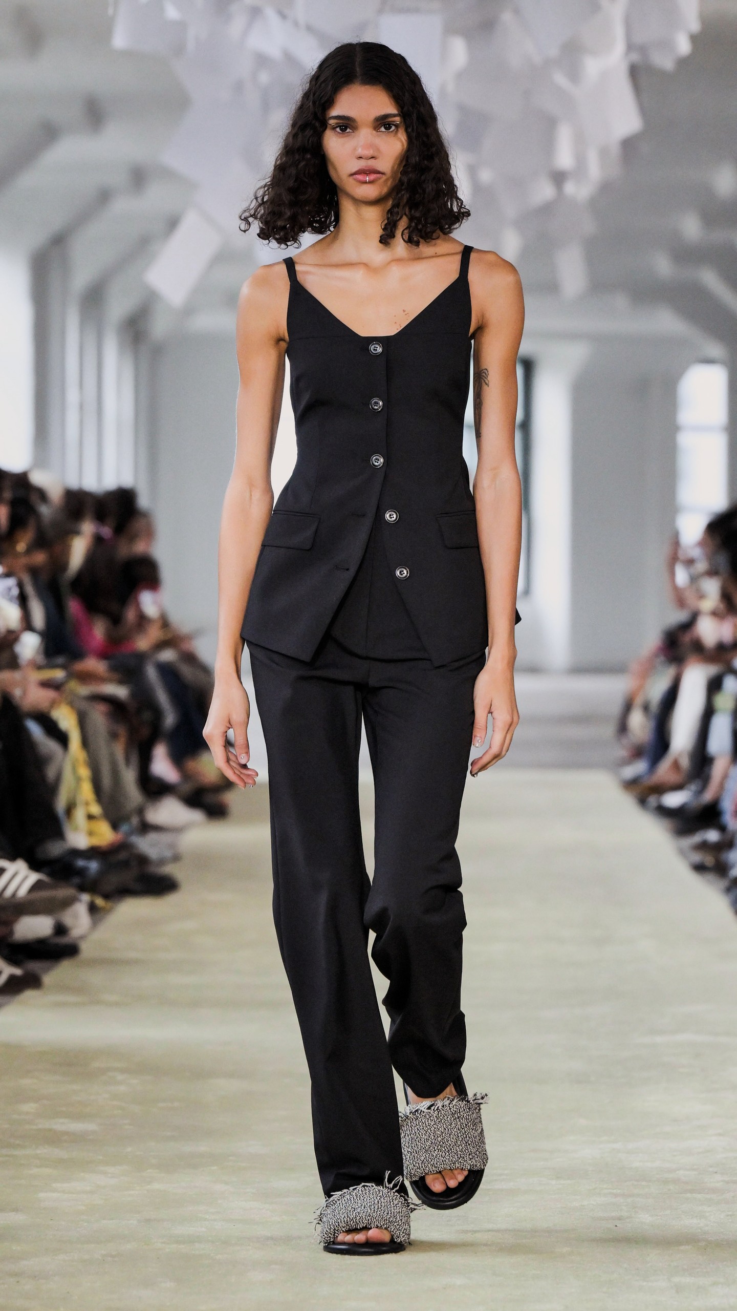 Nanushka 2025 tavasz-nyár, New York Fashion Week