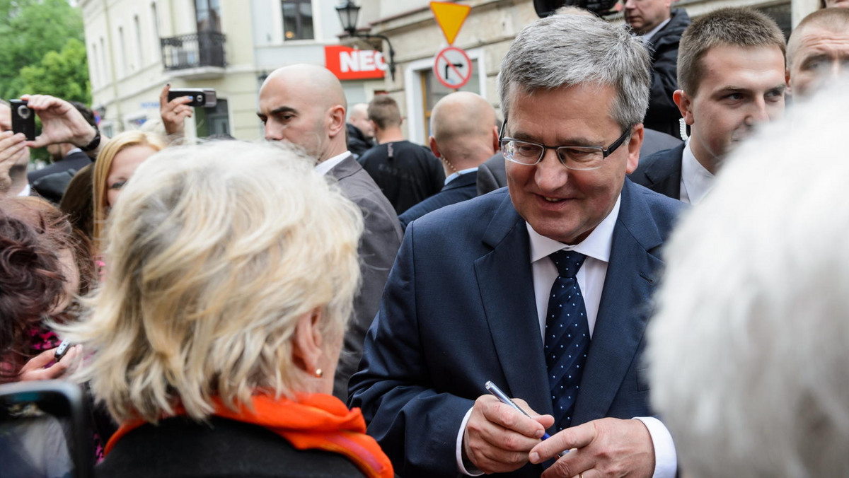 Utrzymanie stałego wzrostu gospodarczego wymaga wspierania konkurencyjności polskiej gospodarki - uważa prezydent Bronisław Komorowski. W środę w Poznaniu Komorowski wręczył Nagrody Gospodarcze Prezydenta RP.