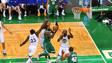 NBA: Boston Celtics nie zwalniają, pokonali mistrzów z Golden State Warriors
