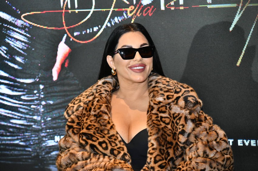 Pevačica nije skidala osmeh, plenila izgledom