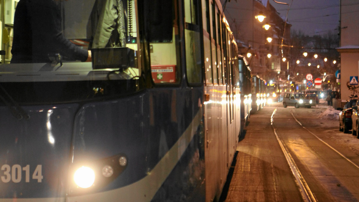 Minionej nocy, po 26 latach przerwy, na ulice Krakowa wyjechały nocne tramwaje.