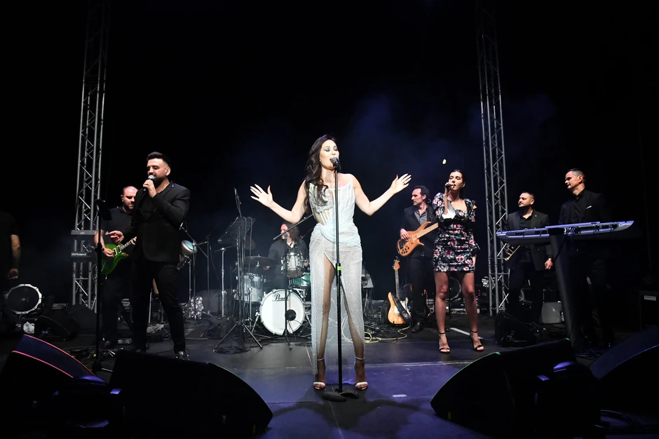 Folk diva pokazala izvajanu figuru