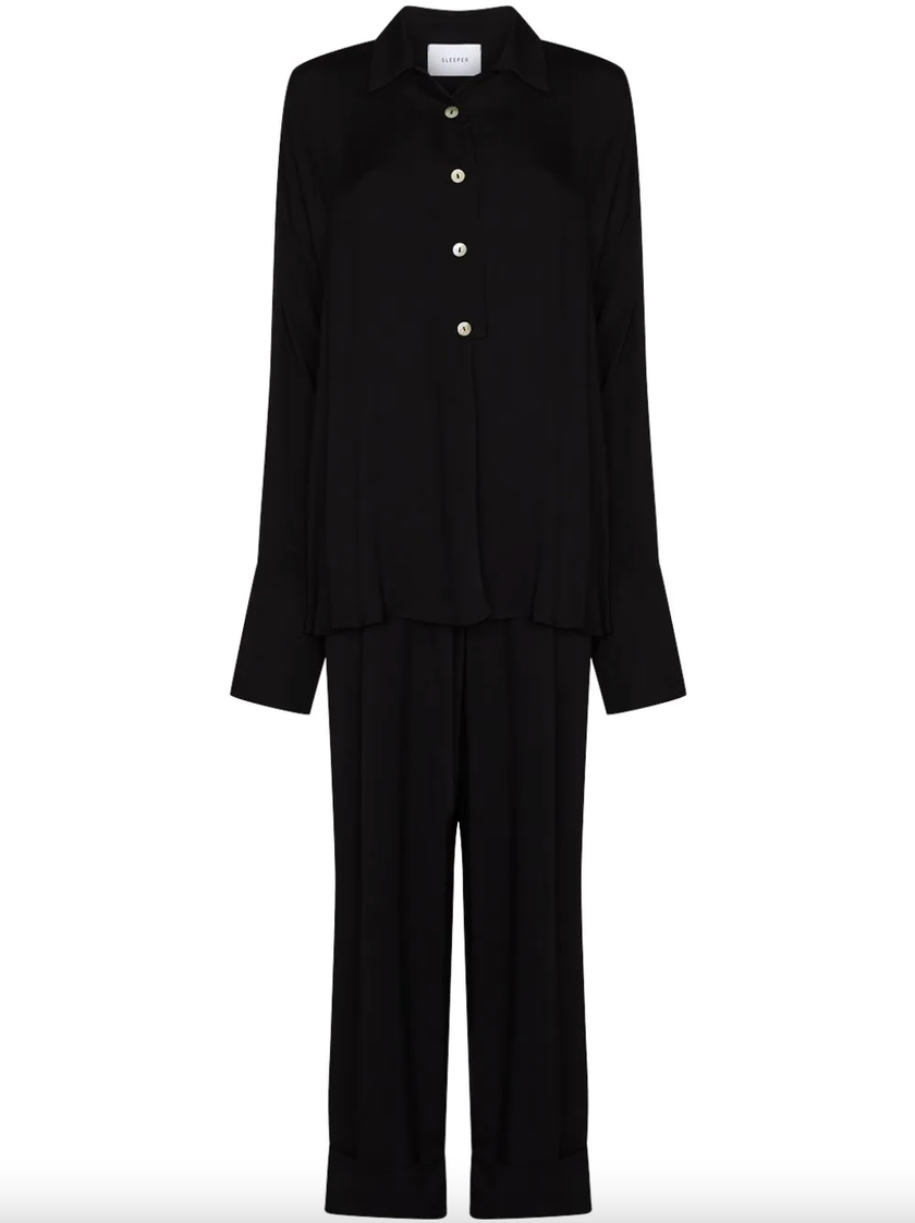 Ensemble pyjama à manches longues de Sleeper, 320 francs, via Farfetch.