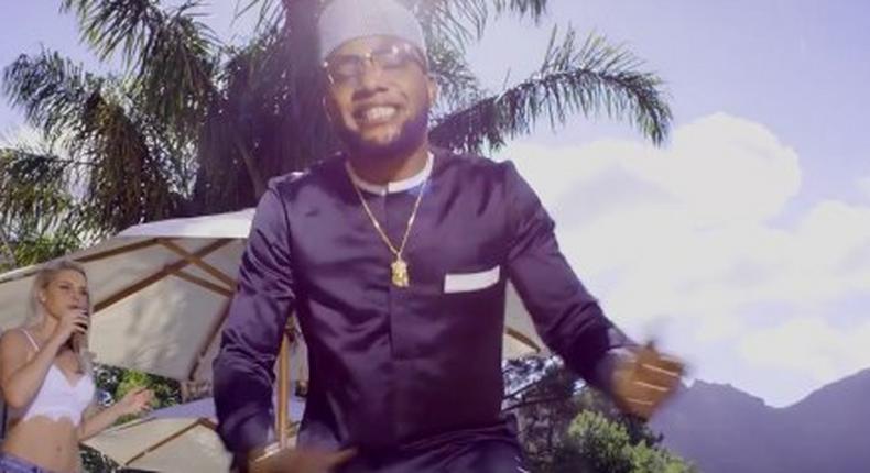 kcee --video bureau de changer