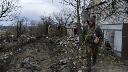 Amerikai védelmi miniszer: Ukrajna támogatói még több fegyvert biztosítanak a védekezéshez
