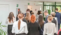 Prace domowe wrócą do szkół? Są wnioski z raportu Instytutu Badań Edukacyjnych