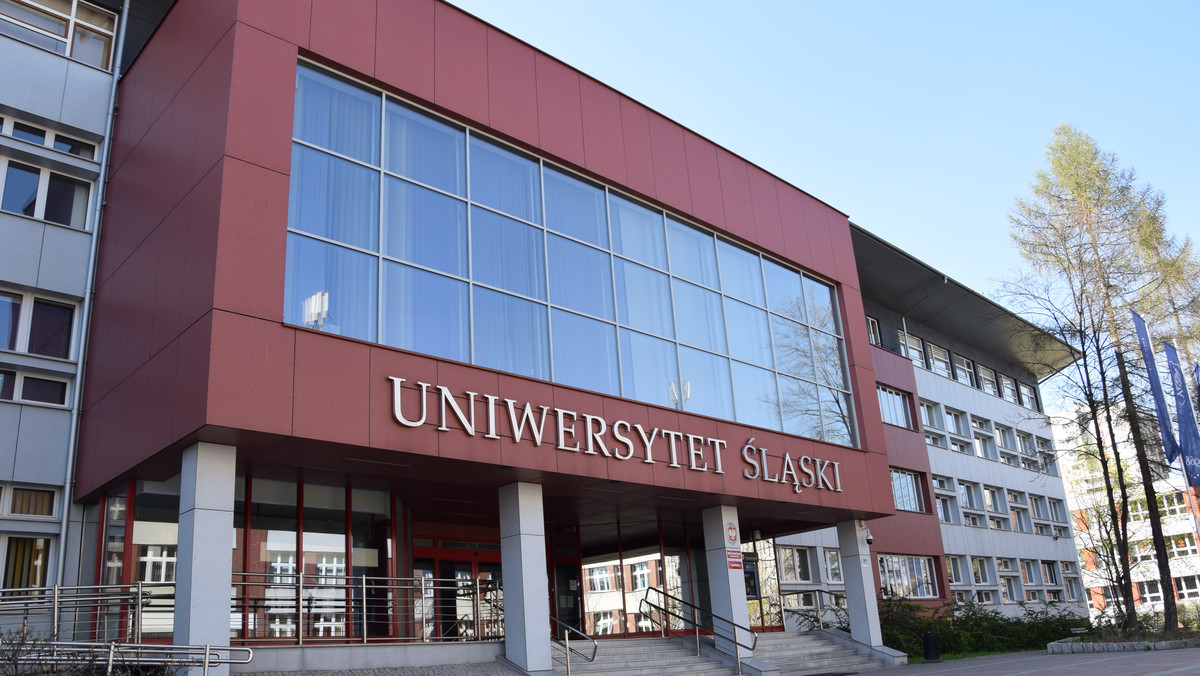 Uniwersytet Śląski przygotował 40 dodatkowych miejsc dla studentów z Białorusi. Uczelnia chce ułatwić młodym ludziom z tego kraju rekrutację i rozpoczęcie studiów. Termin naboru wydłużono dla nich do końca października.