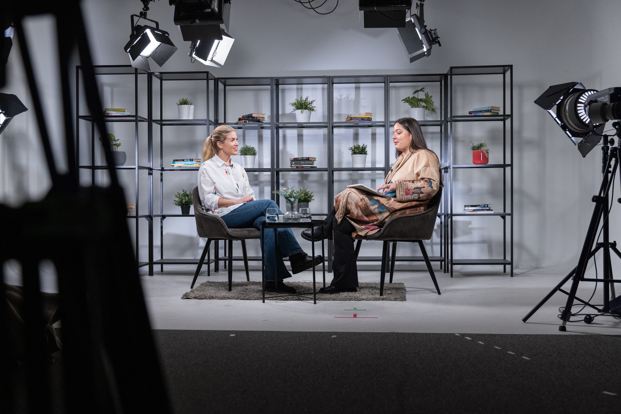 Speváčka, vokalistka a textárka Alexandra „Sash“ Okálová s Teri Čikoš.