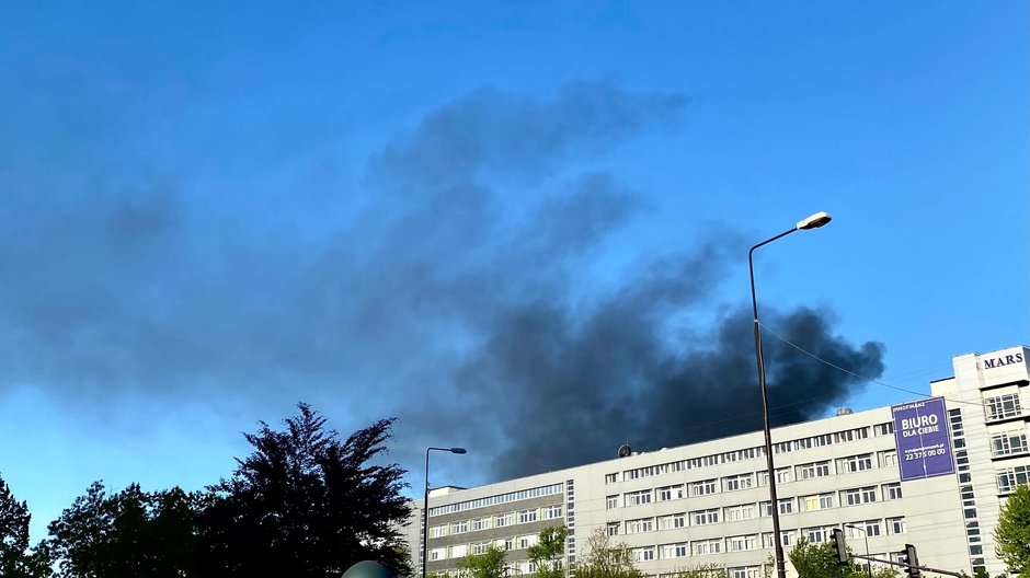 Pożar na ul. Wynalazek 3 w Warszawie