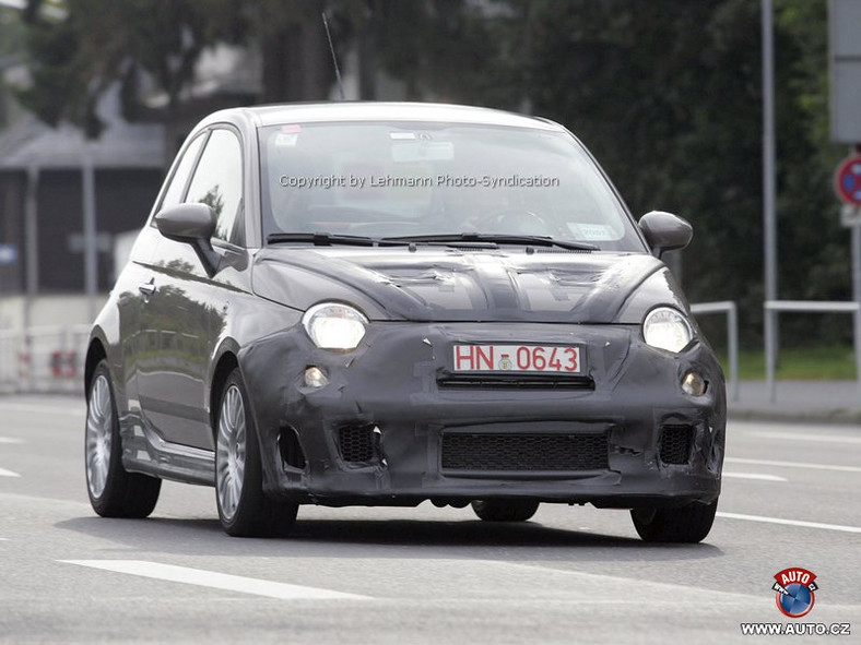 Zdjęcia szpiegowskie: Fiat 595 Abarth SS