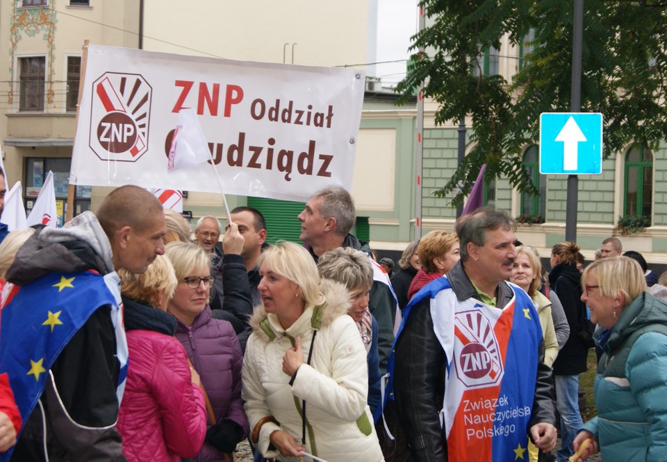 Bydgoszcz: protest nauczycieli przeciw reformie edukacji