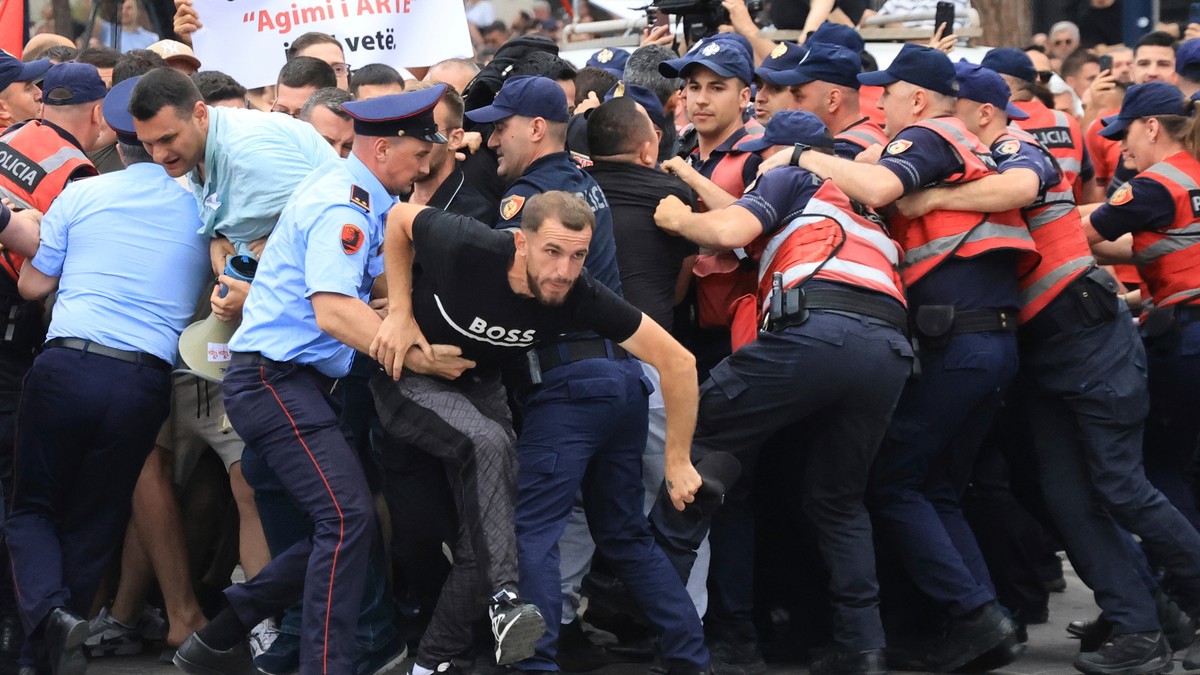 Protesti u Tirani zbog projekta Džerada Kušnera kod Valone