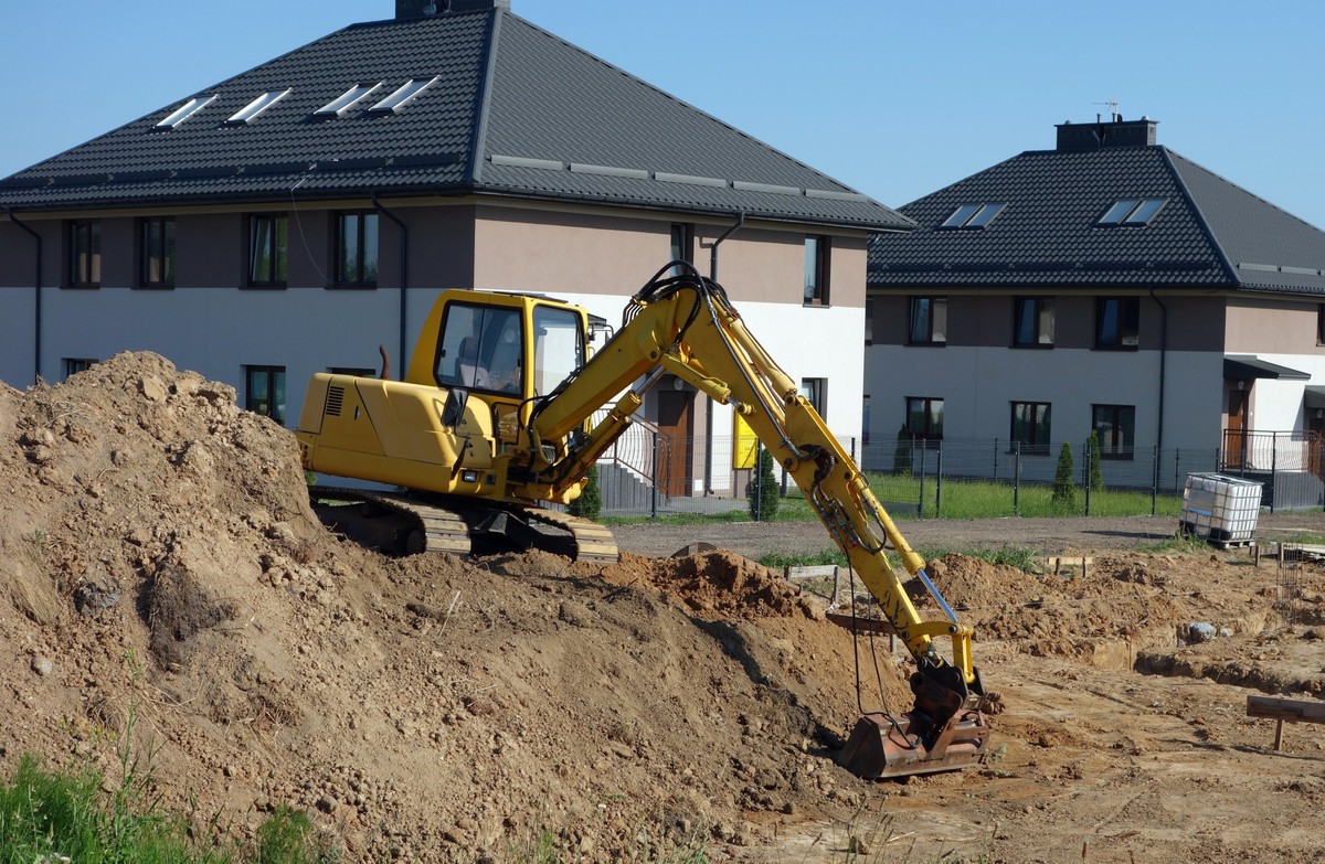 Zakup mieszkania czy budowa domu? Porównanie kosztów może zaskoczyć