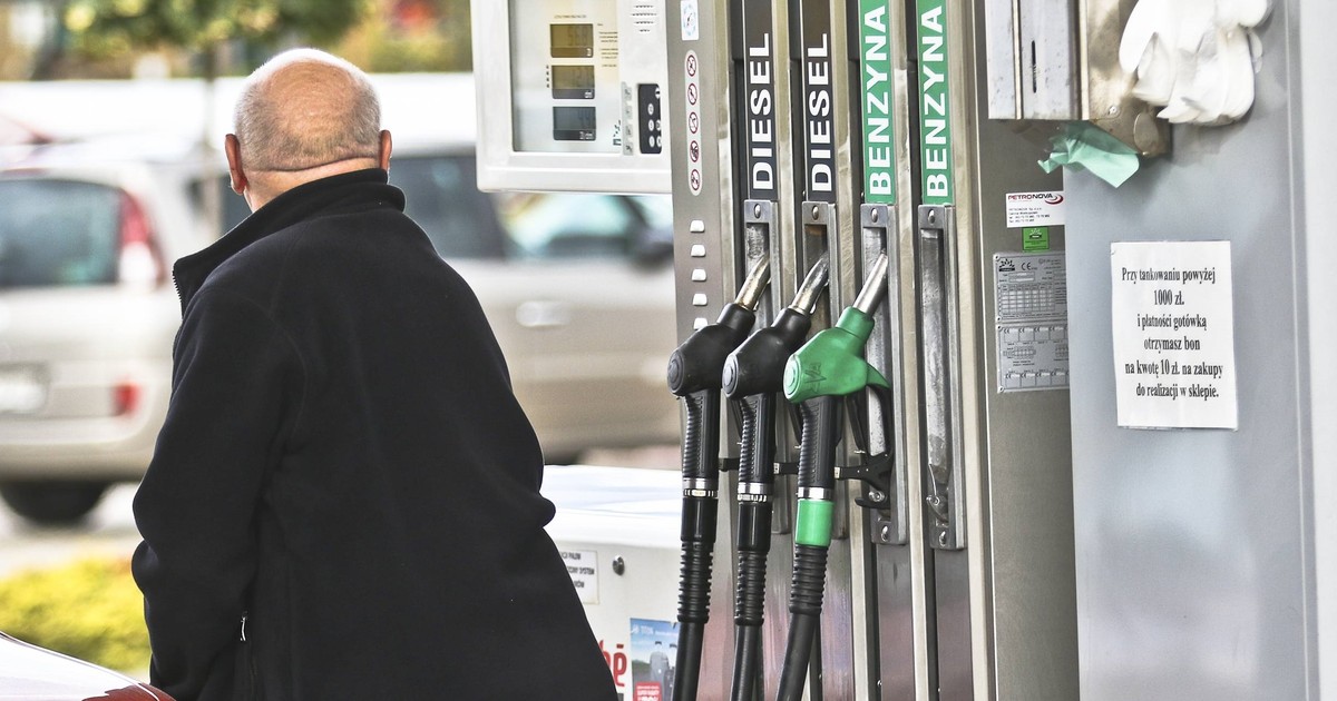 Sieć sklepów, które pokochali Polacy, planuje otwarcie stacji paliw. Będzie tanio jak w dyskoncie?