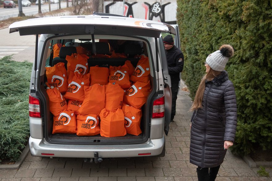 Gwiazdka Radia Łódź i Przyjaciół. Pierwsze paczki trafią do dzieci