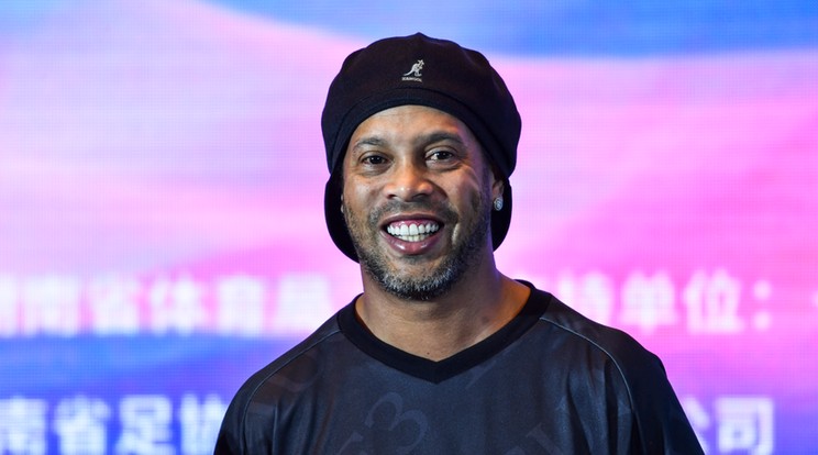 Hamis útlevél miatt kap büntetést Ronaldinho / Fotó: Northfoto