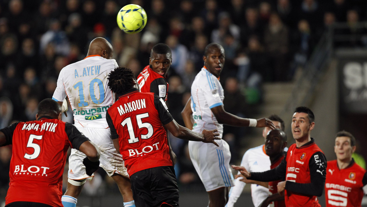 Piłkarze Olympique Marsylia nie wykorzystali szansy na przesunięcie się na drugie miejsce w tabeli Ligue 1. W pierwszym sobotnim spotkaniu ligi francuskiej zremisowali oni w meczu na szczycie na wyjeździe ze Stade Rennes 2:2.
