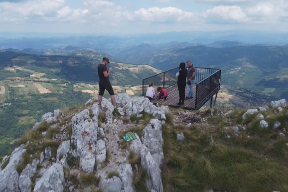 Mučanj kod Ivanjice postaje turistički hit: Lekovita voda i pogled na pola Srbije privlače sve više turista (FOTO)