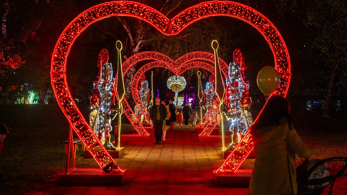 Ferie zimowe i Walentynki w Parku Miliona Świateł w Zabrzu 