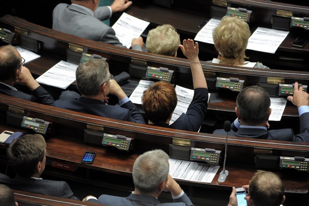 Kosztem Kukiza rosną PiS i PO. NAJNOWSZY SONDAŻ