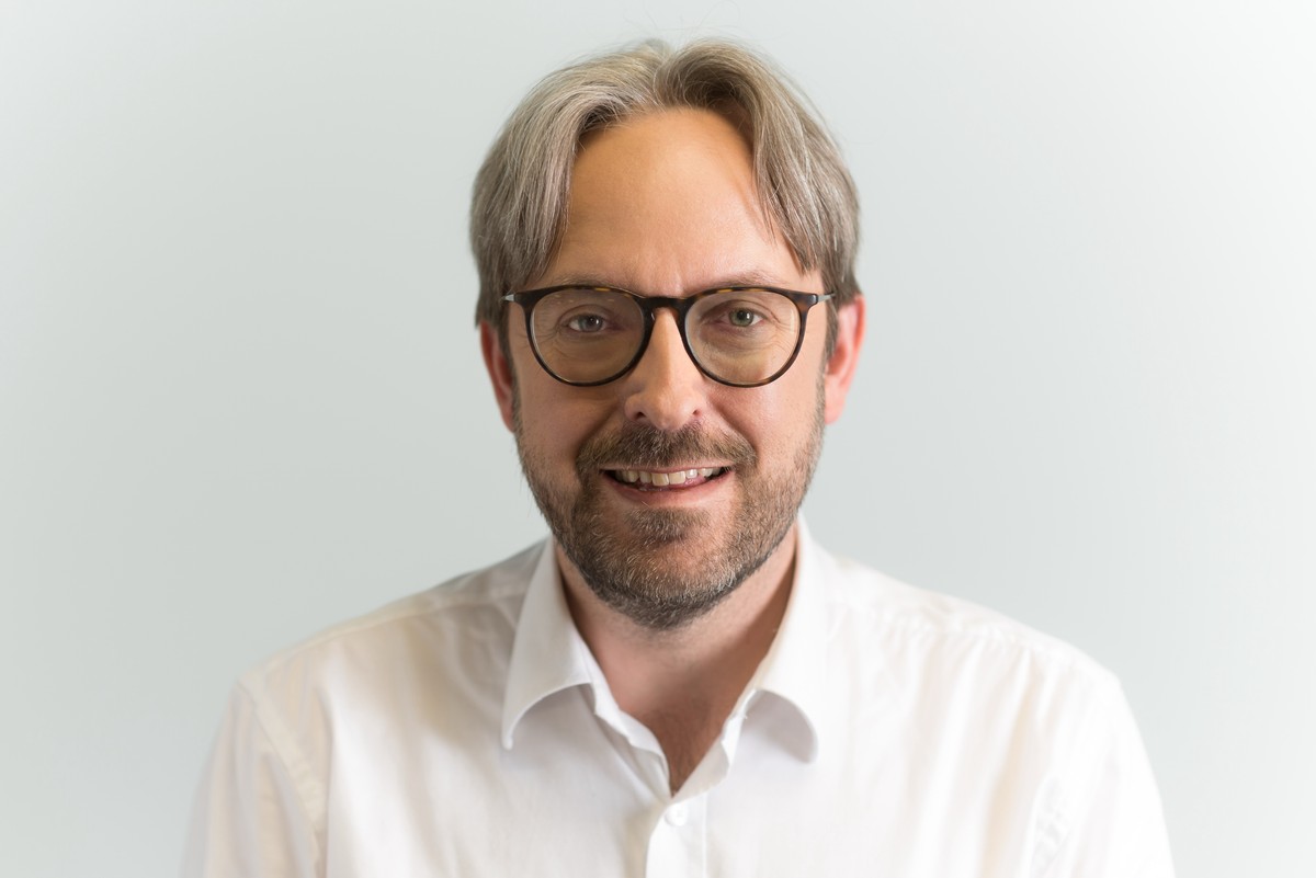 dr Marcin Radwan-Röhrenschef, adwokat, partner w Rö Radwan-Röhrenschef Petruczenko Sp.k., członek Trybunału Stanu