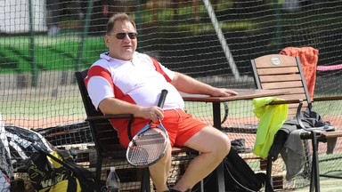 Gwiazdy na tenisie w Gałkowie. Ryszard Kalisz próbuje sił w roli ojca