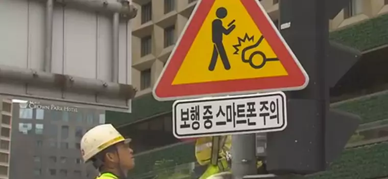 Korea walczy z plagą wypadków: przyczyną ludzie wpatrzeni w smartfony