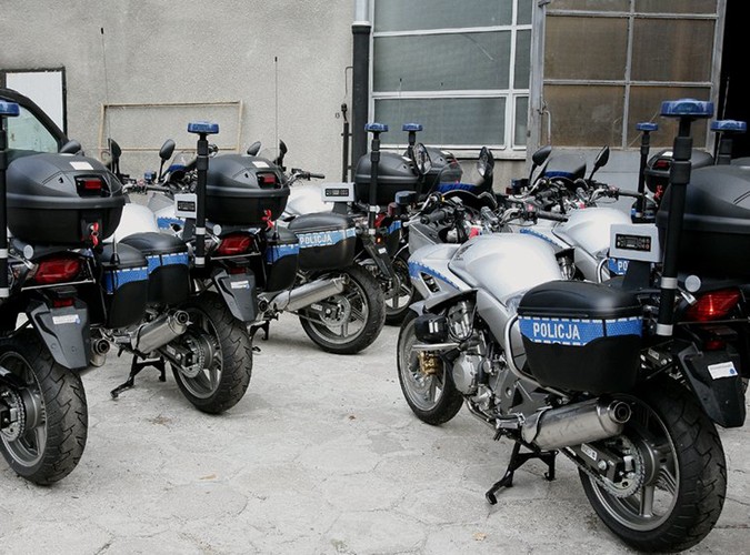 Superszybka policja i jej nowe maszyny!