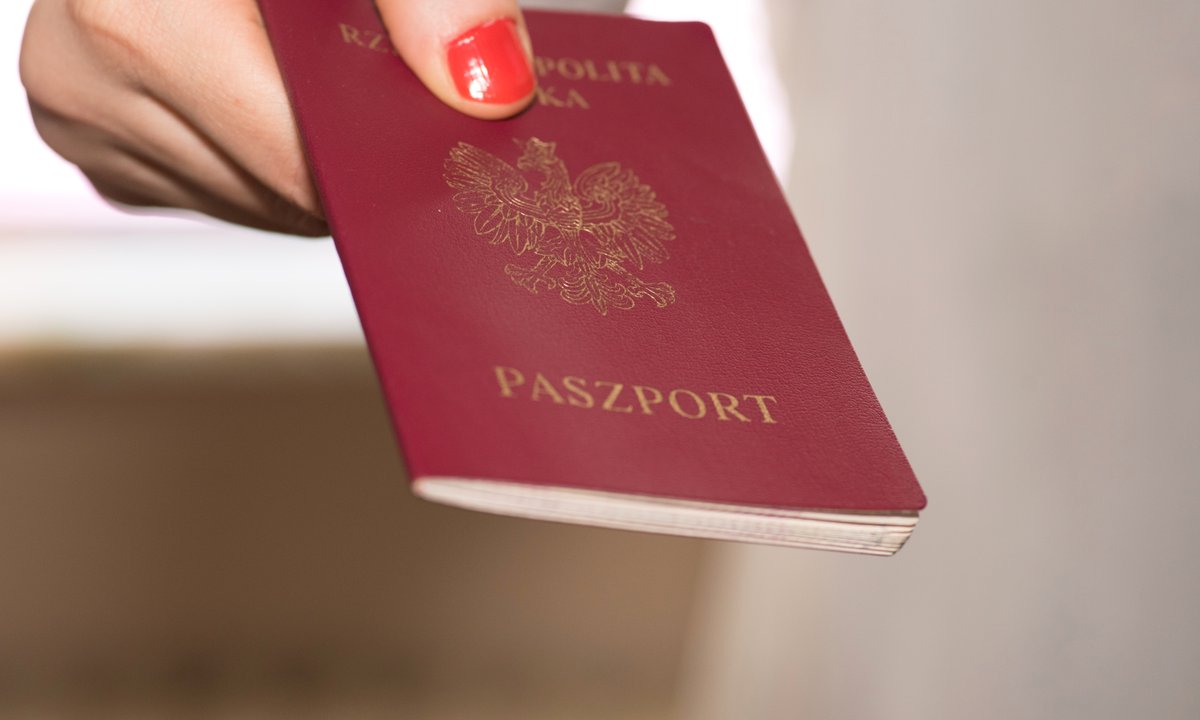 Polskie obywatelstwo przyznawane po 10 latach? Prezydent złoży projekt ustawy