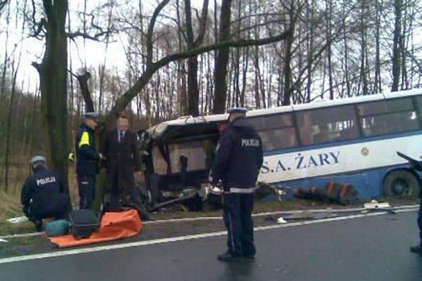 Zderzenie autobusu z cysterną. Dużo rannych, są ofiary!