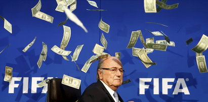 Szef FIFA Blatter wiedział o 100 milionach dolarów łapówek