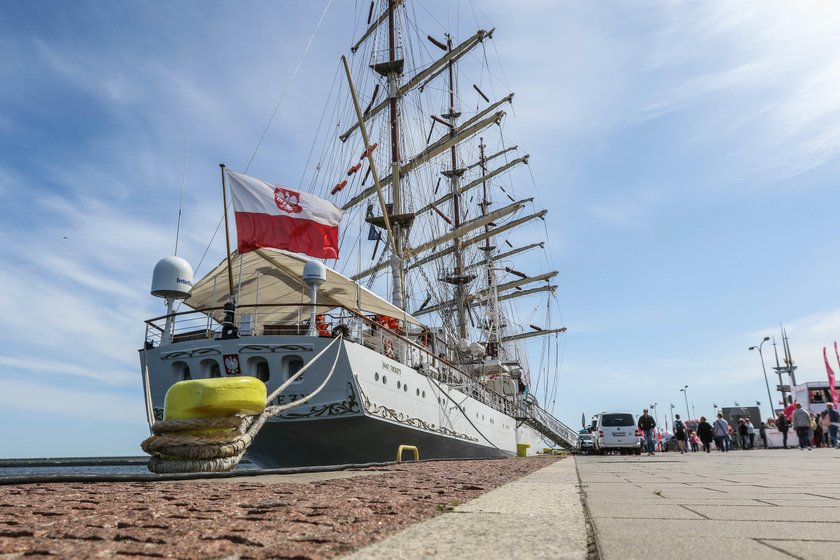 Wydali 400 tys zł na zdjęcia z Rejsu Niepodległości