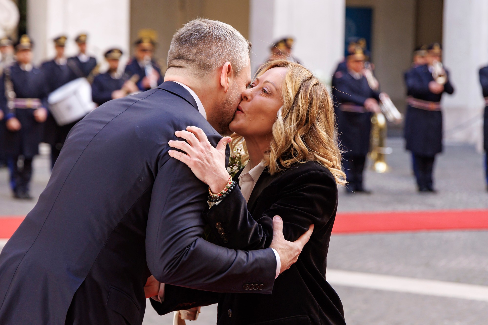 Talianska premiérka Giorgia Meloniová (vľavo) a prezident SR Peter Pellegrini.