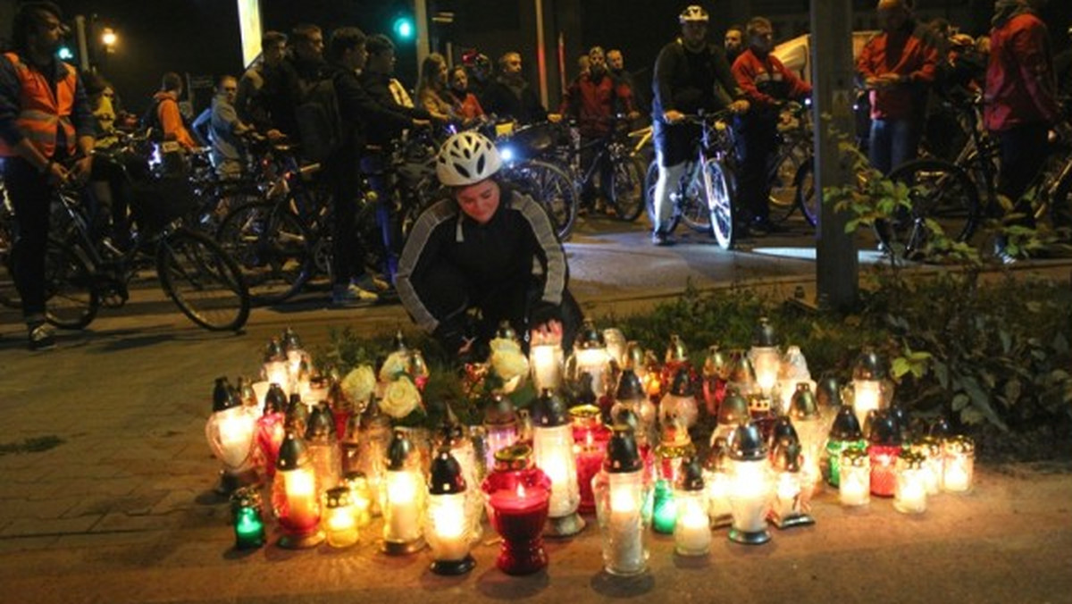 Setki rowerzystów przejechało ze Starego Rynku na Górczyn, gdzie przed tygodniem pod kołami samochodu zginęła ich 35-letnia koleżanka.
