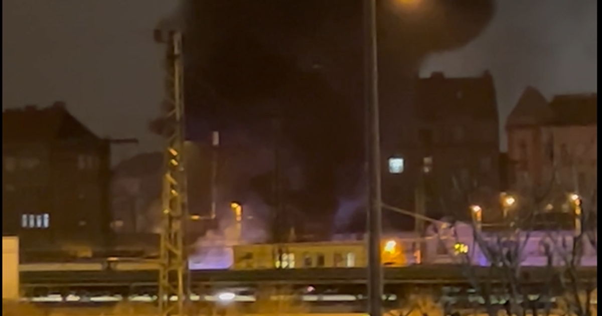 Hatalmas lángokkal ég egy mozdony a Keleti pályaudvaron – Frissítés a cikkben!
