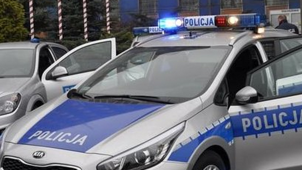 Dwie osoby zostały ranne w wypadku, w tym kilkuletni chłopiec. Do zdarzenia doszło w nocy na skrzyżowaniu Północnej i Nowomiejskiej w Łodzi.