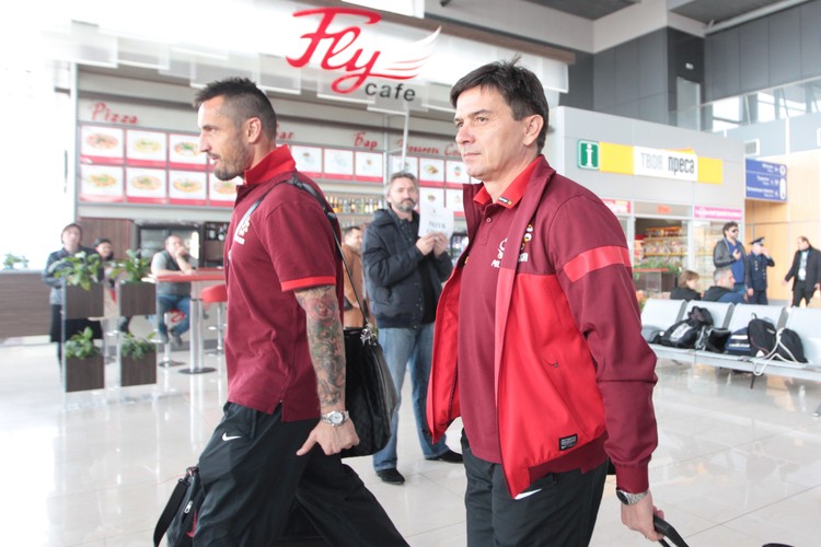 Ukraińcy witali polskich piłkarzy chlebem i solą