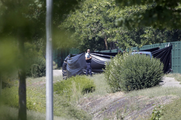 Atak terrorystyczny? Francja: zwłoki pozbawione głowy, islamistyczna flaga