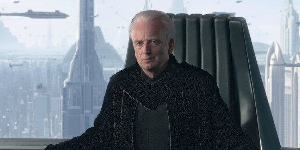 Ian McDiarmid jako Imperator Palpatine w filmie "Gwiezdne wojny: Część IV - Nowa Nadzieja"