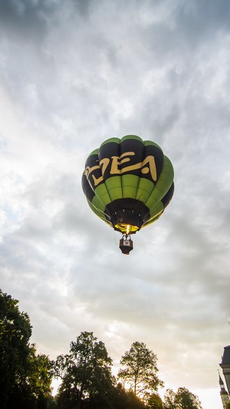 II Zawody Balonowe "In The Silesian Sky" - start balonów świtem z pszczyńskiego parku zamkowego - 25.06.2022 r. - autor: Andrzej Grynpeter